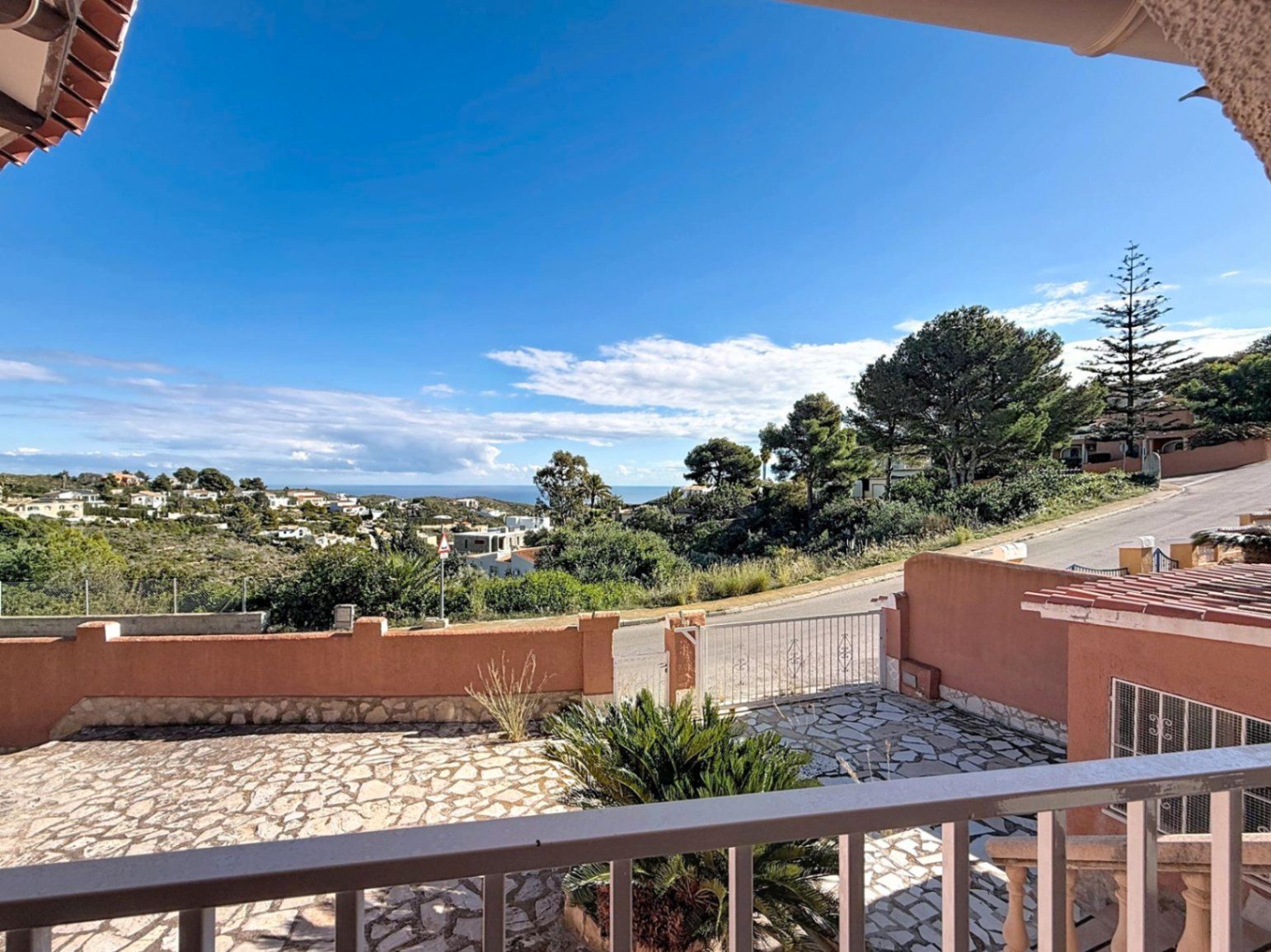 Vista exterior de Casa o xalet en venda en Benitachell / El Poble Nou de Benitatxell amb Jardí privat, Terrassa i Traster