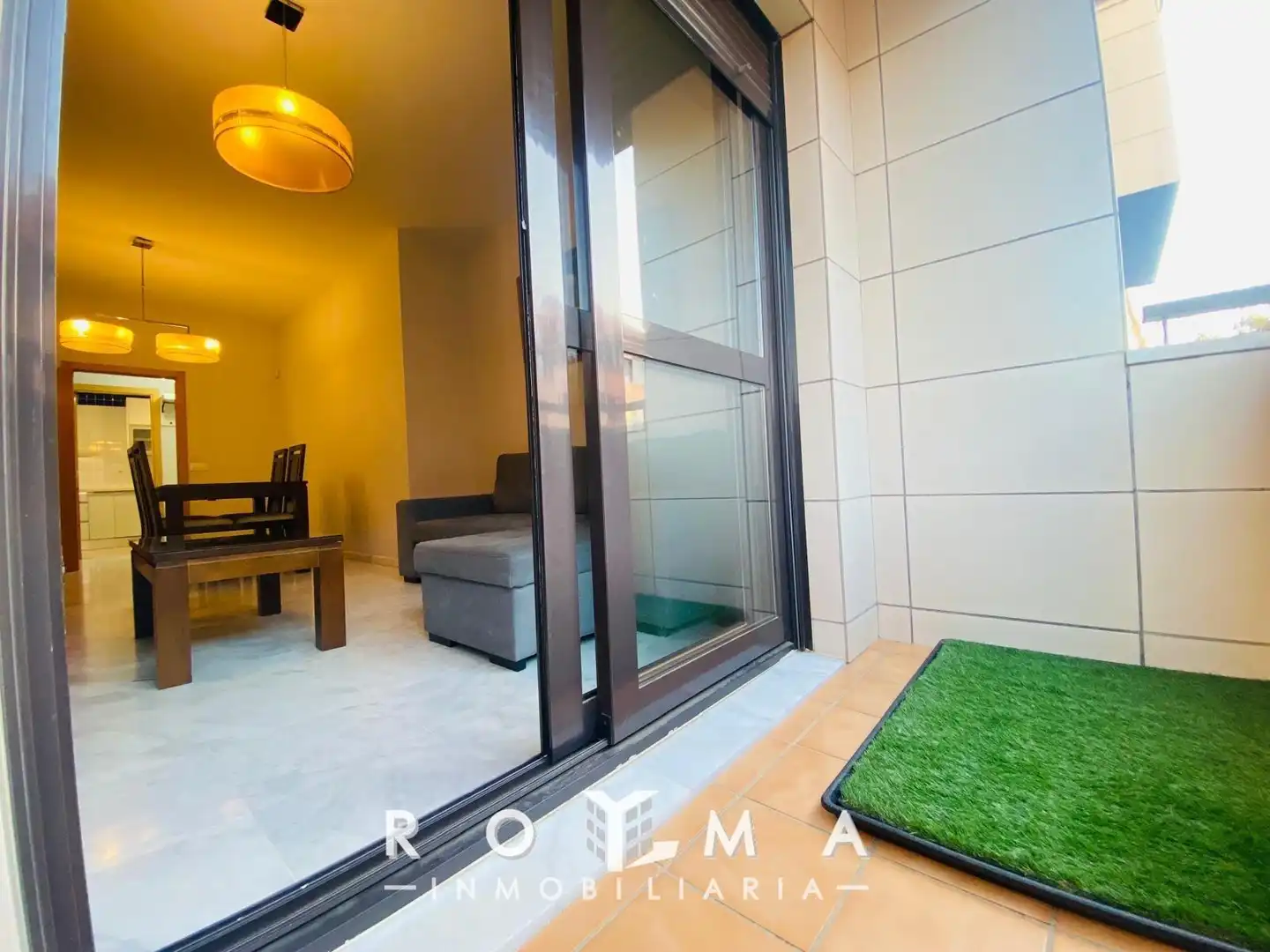 Terraza de Piso de alquiler en Montequinto con Aire acondicionado, Calefacción y Jardín privado
