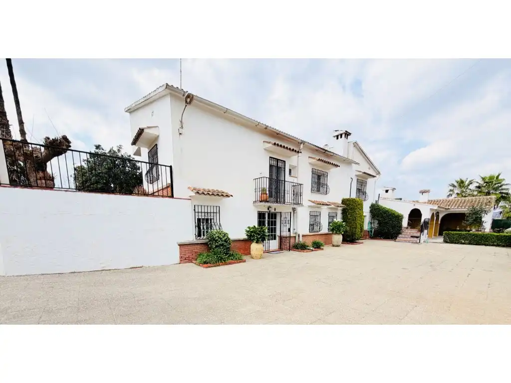 Vista exterior de Casa o chalet en venta en Valencia