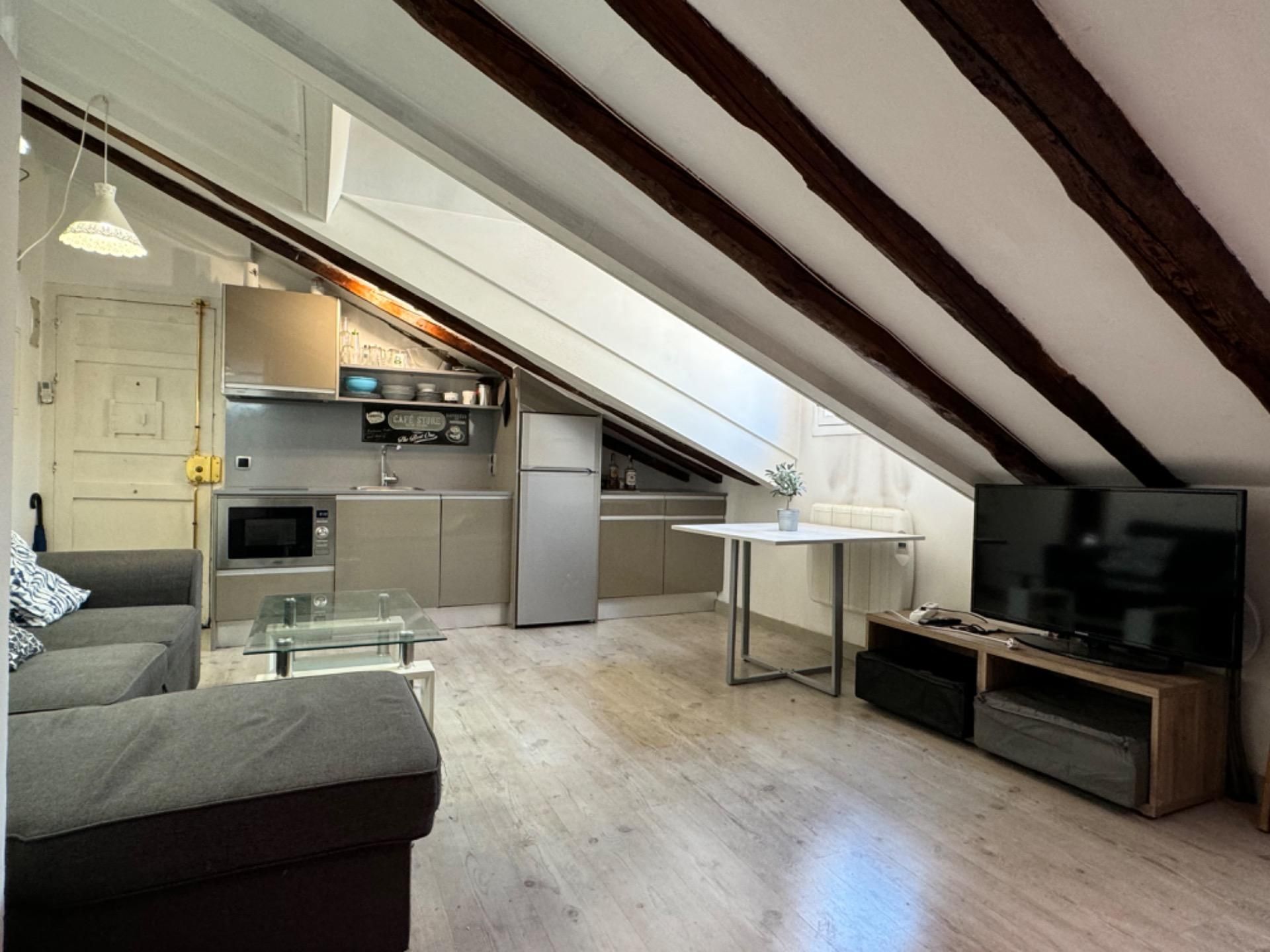 Attic to rent in Calle de Fomento, Palacio