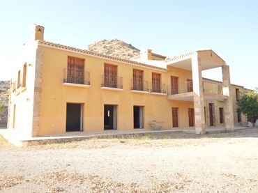 Casa rústica amb piscina en venda a Las Majadas-Las Molinetas-Labradorcico