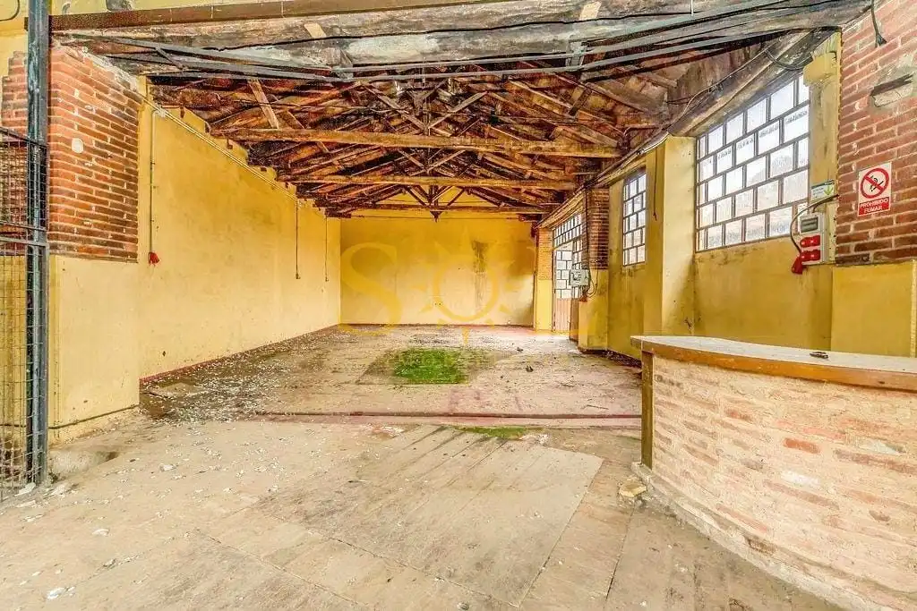 Local en venta en Gordoncillo con Parquet