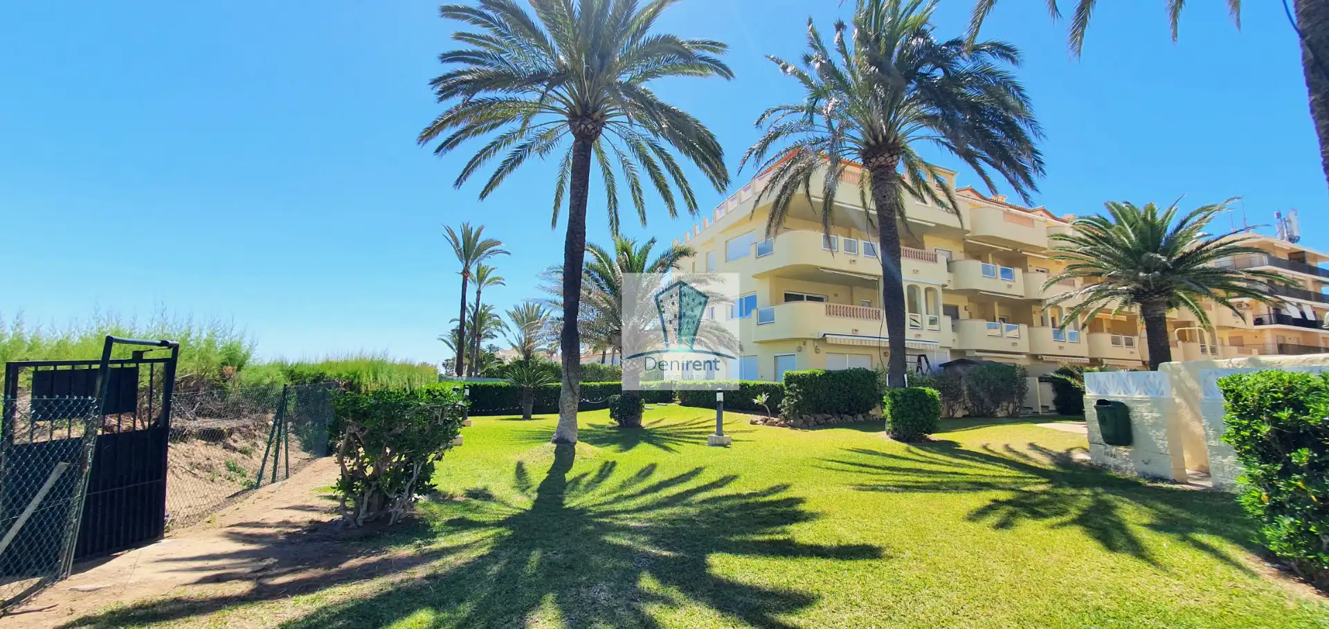 Vista exterior de Apartamento de alquiler en Dénia con Aire acondicionado, Calefacción y Terraza