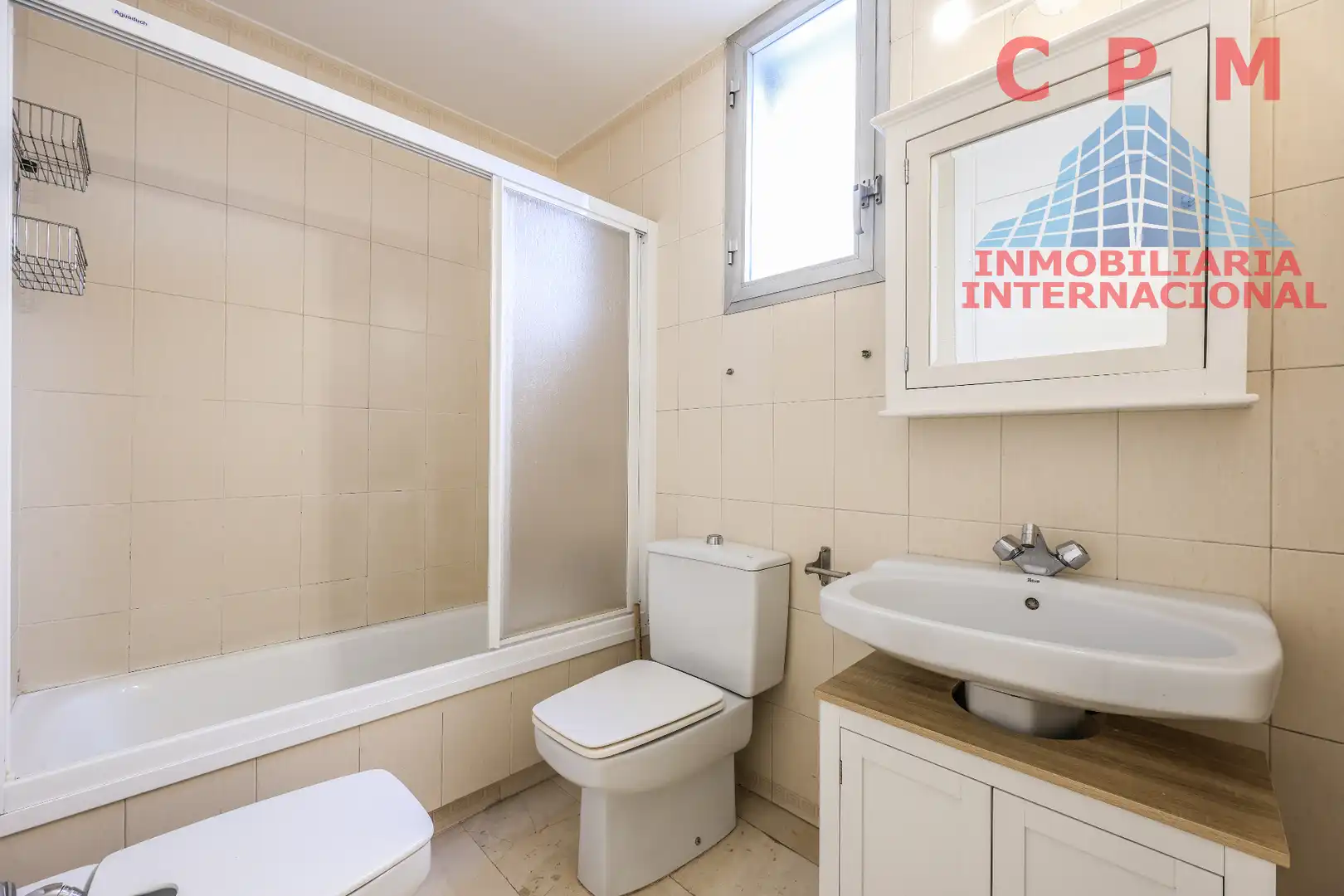 Badezimmer von Wohnung zur Miete in Madrid mit Klimaanlage, Heizung und Parkett