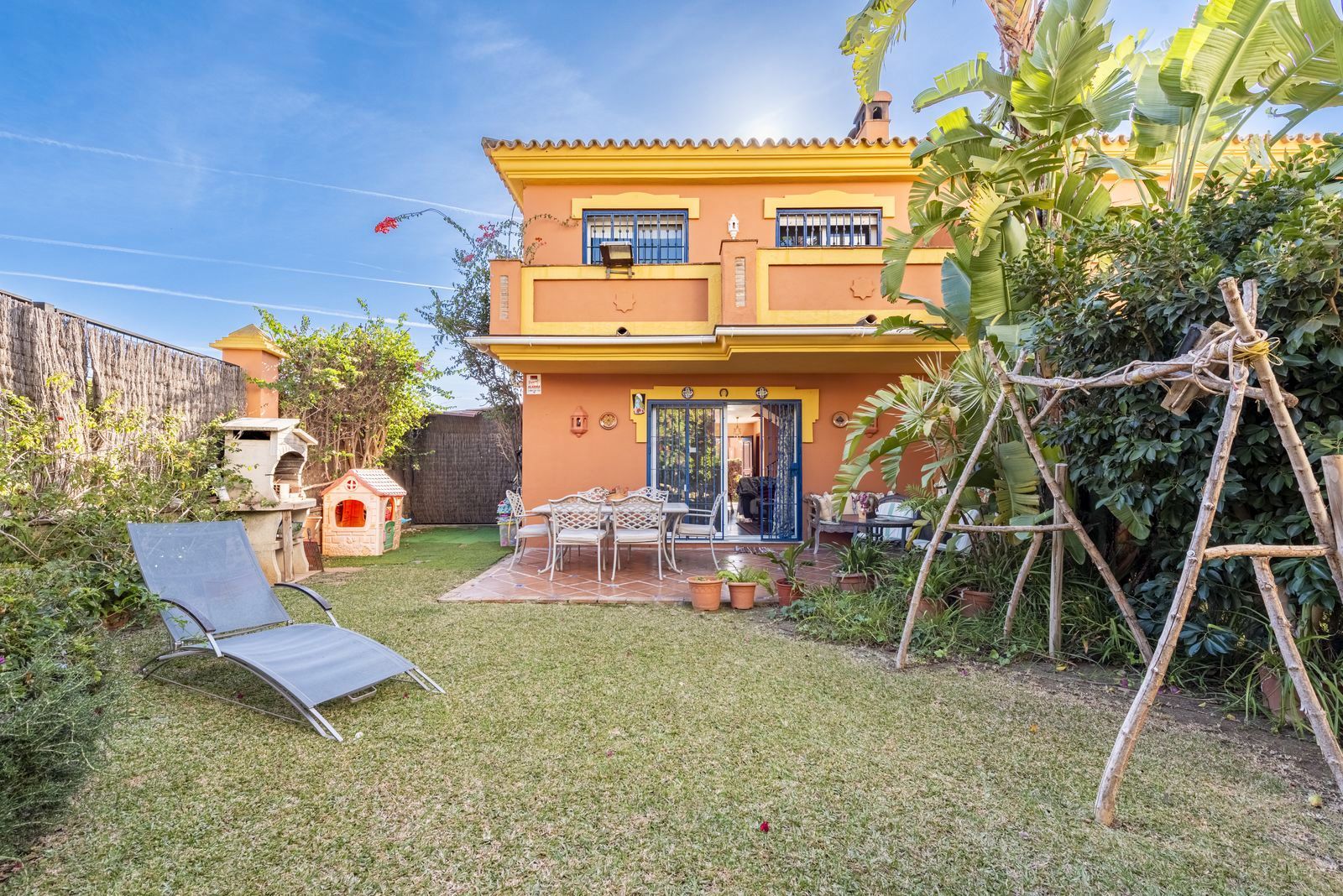 Jardín de Casa adosada en venta en Estepona con Aire acondicionado, Amueblado y TV