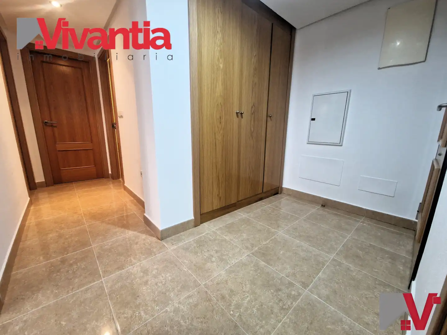 Apartamento en venta en Avenida de las Fuerzas Armadas, Los Angeles - Apolonia