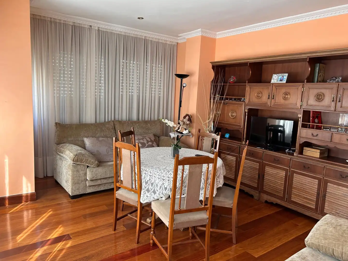 Living room of Flat for sale in Castro-Urdiales  with Heating and Furnished