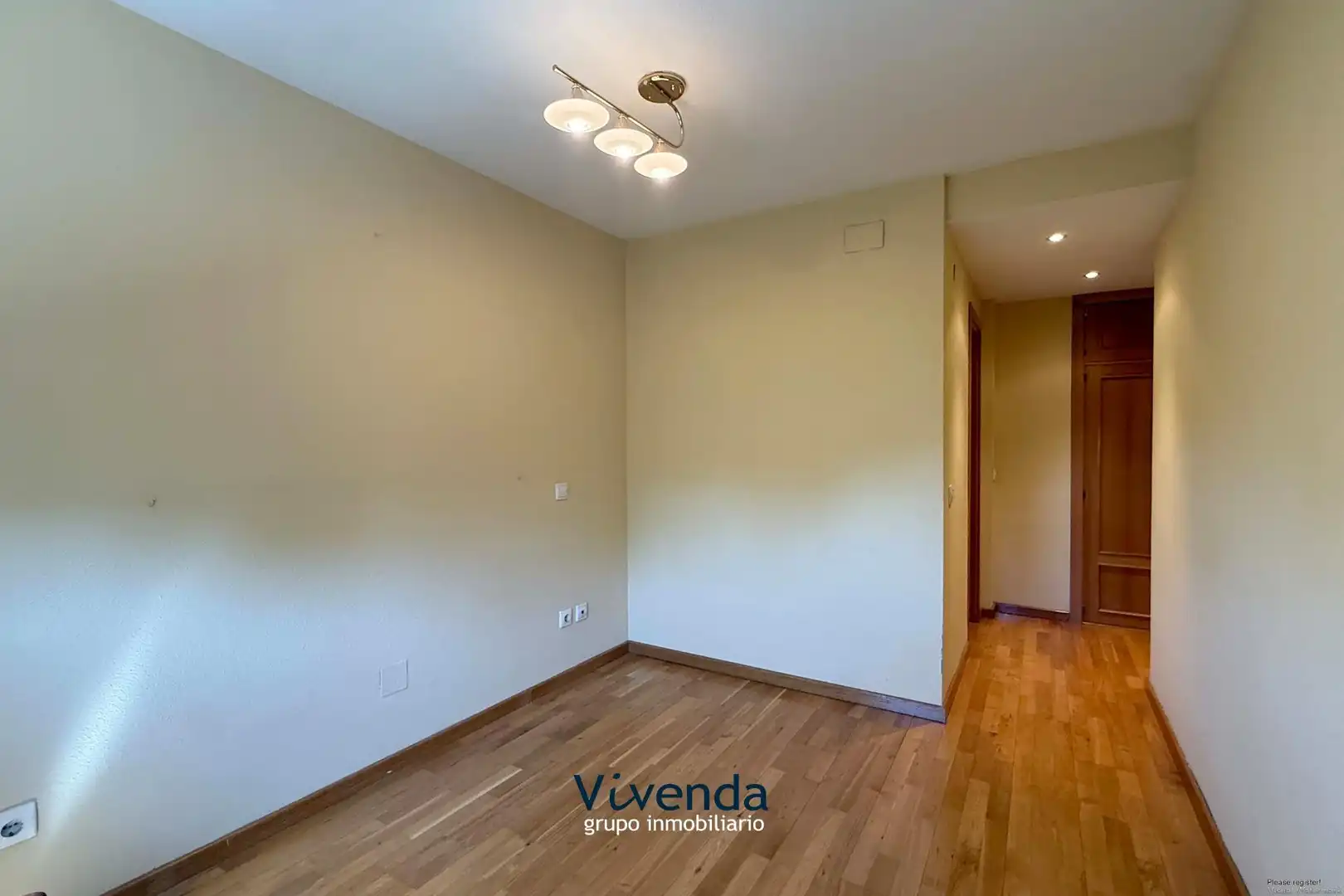 Bedroom of Flat for sale in Madrid  with Air Conditioner, Heating and Storage room