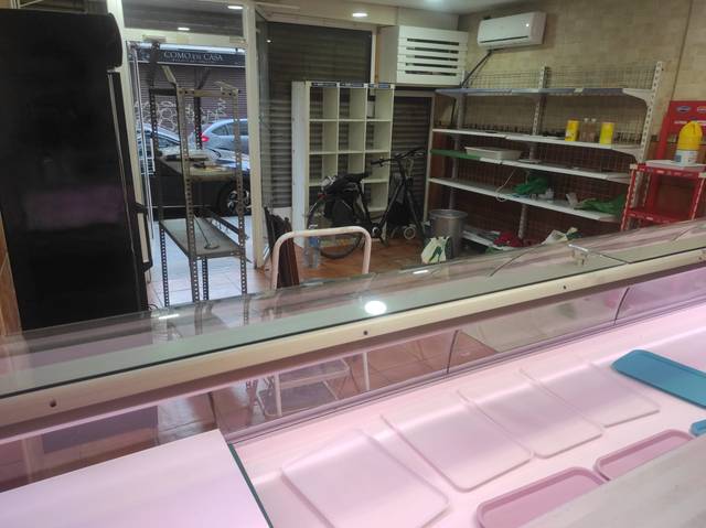 Local comercial en Alquiler en Carrer del Camp Arriassa en La Verneda i la Pau