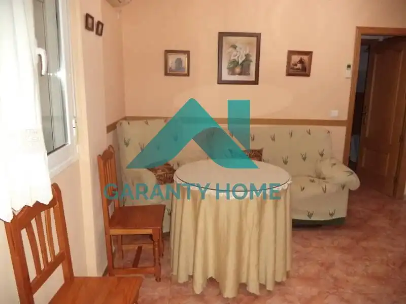 Menjador de Apartament de lloguer en Cáceres amb Aire condicionat i Moblat