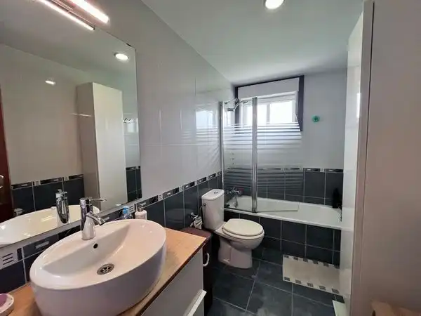 Bathroom of Flat for sale in Vigo   with Heating and Storage room