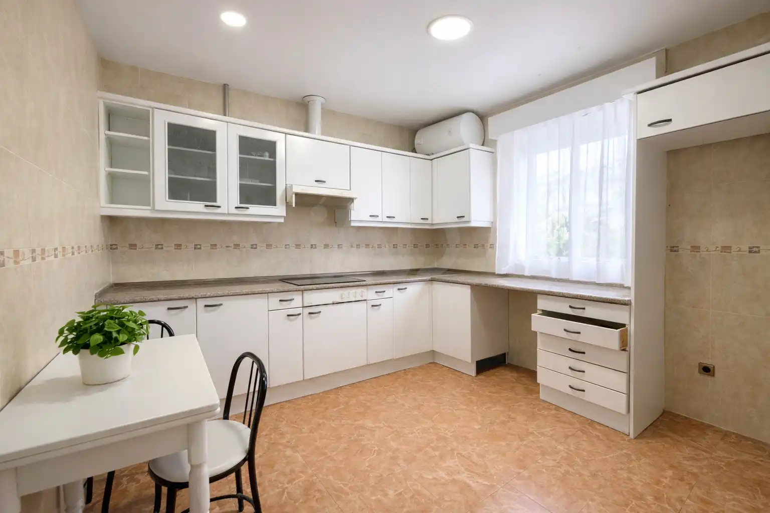 Cocina de Casa o chalet en venta en Ávila con Calefacción, Terraza y Piscina