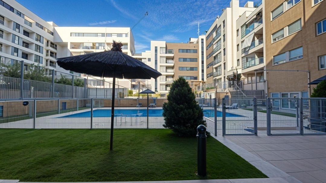 Piscina de Pis en venda en  Madrid Capital amb Aire condicionat, Calefacció i Piscina