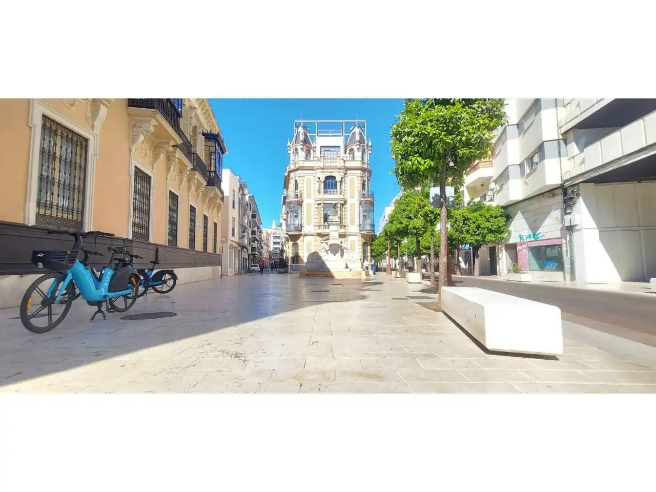 Vista exterior de Piso de alquiler en  Huelva Capital con Terraza y Amueblado