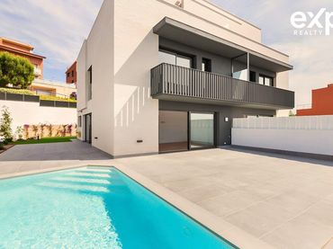 Casa aparellada amb balcó de lloguer a Ronda Ronda Ernest Lluch