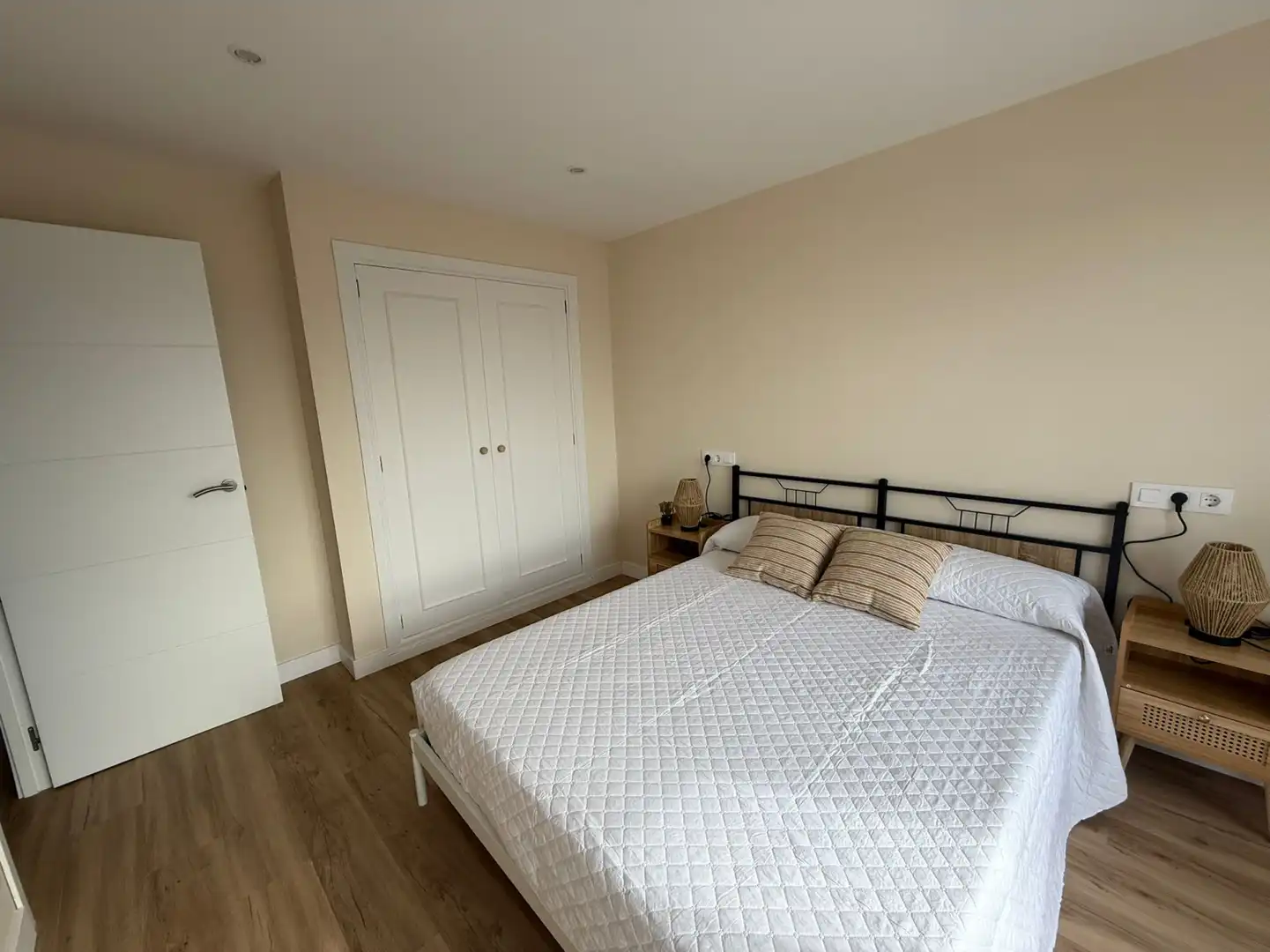 Bedroom of Flat for rent in Gijón   with Heating and Furnished
