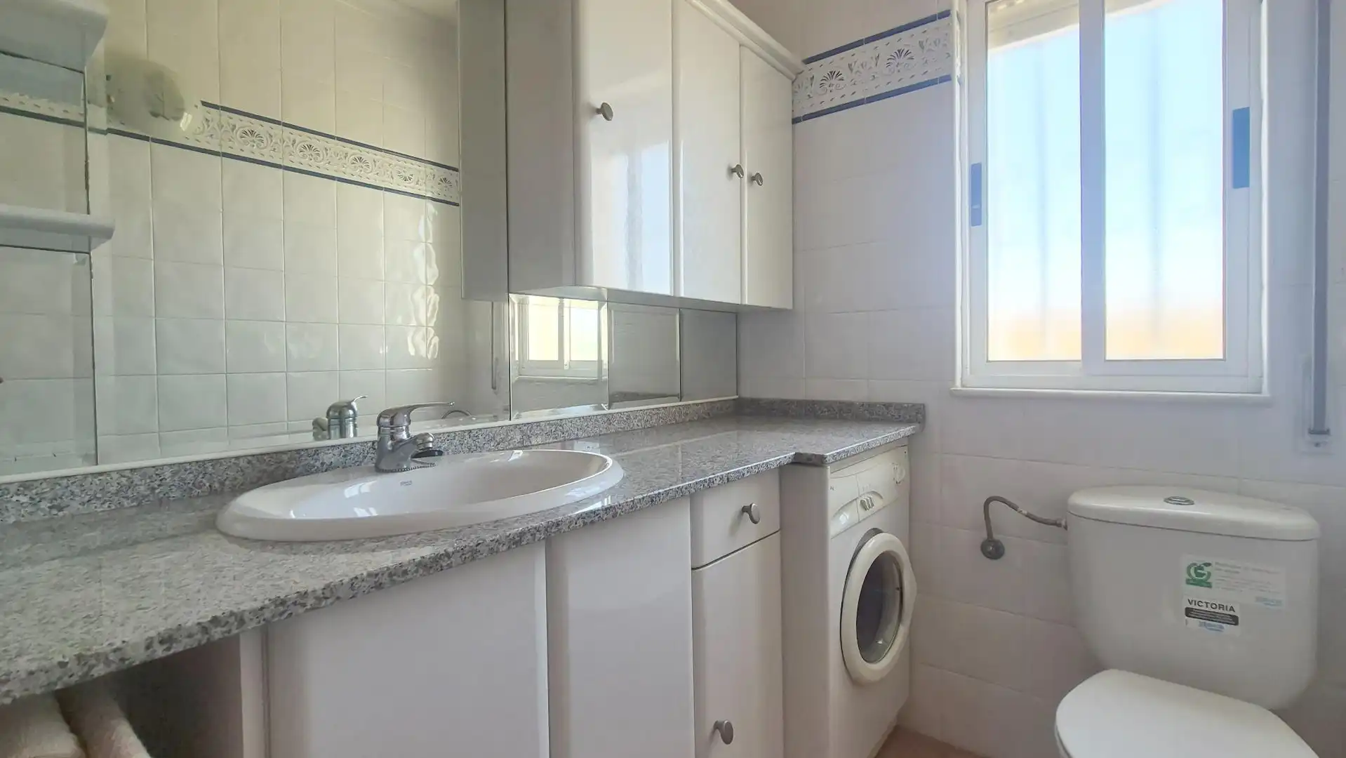 Bathroom of Houses for sale in Calvarrasa de Abajo  with Heating, Storage room and Furnished