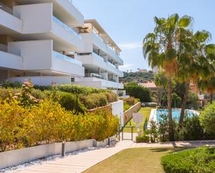 Vista exterior de Apartament en venda en Marbella amb Aire condicionat, Terrassa i Piscina