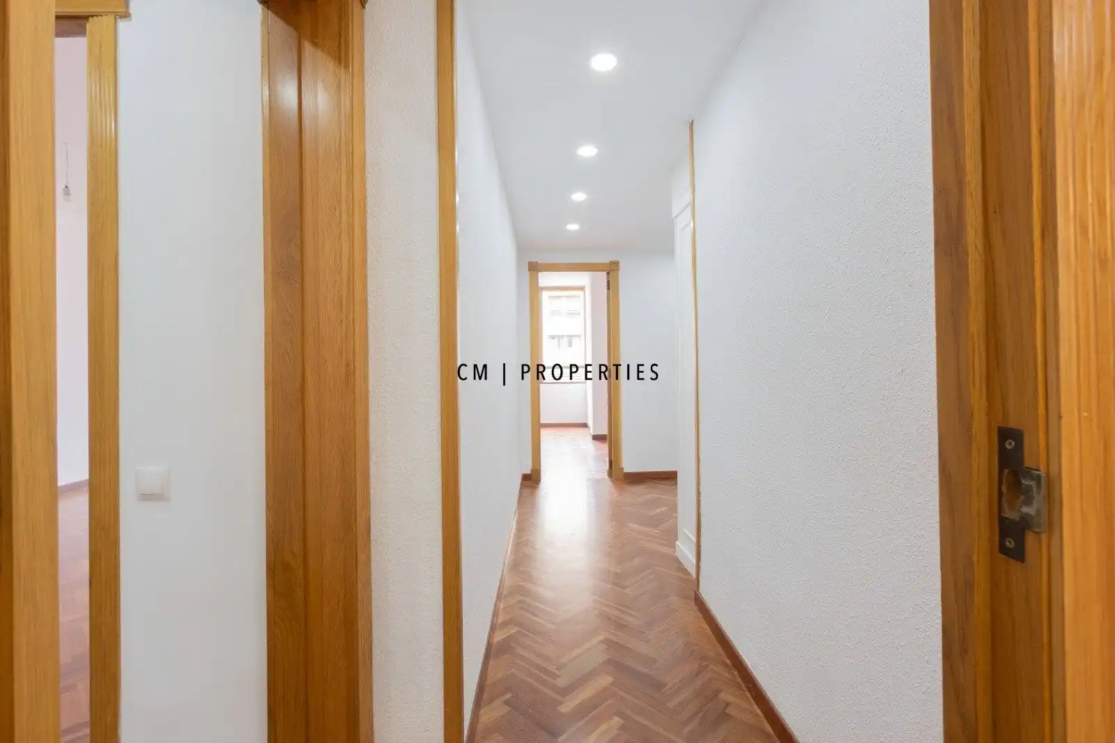 Flat for rent in Valencia  with Air Conditioner, Heating and Storage room
