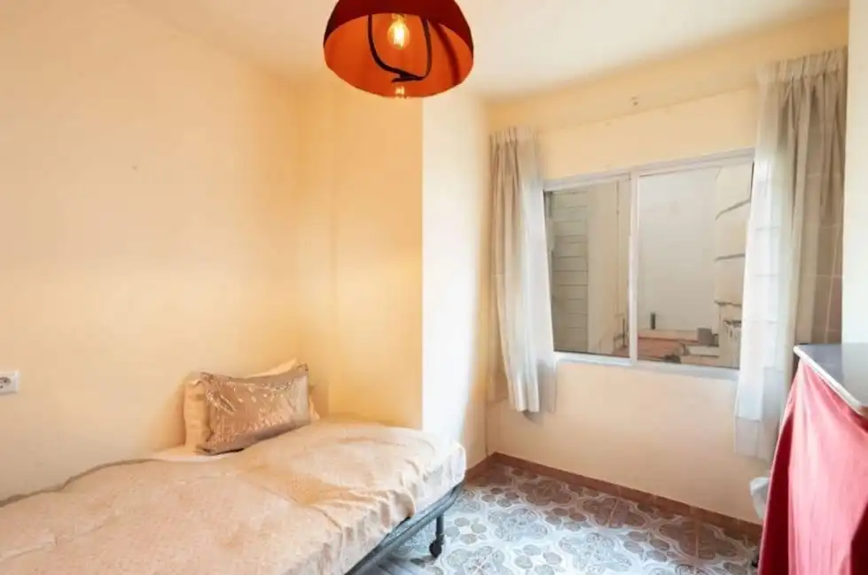 Habitación de Apartamento en venta en Torrevieja con Aire acondicionado, Calefacción y Terraza