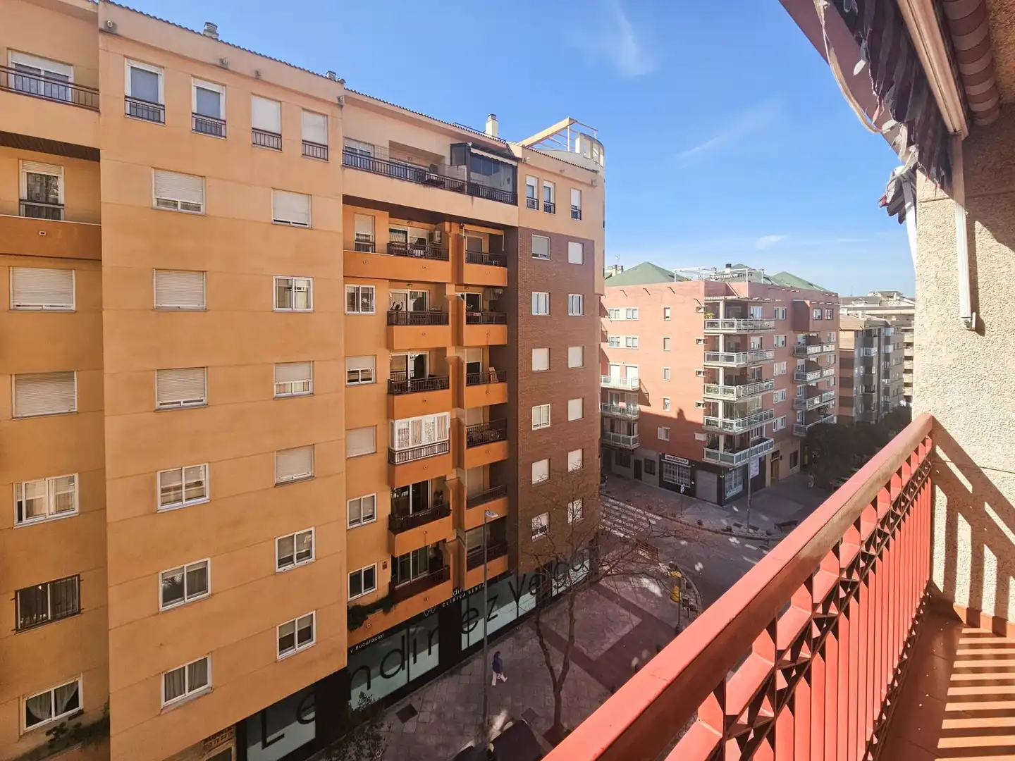 Piso en venta en Calle Manuel Caballero Venzalá, Renfe - Bulevar 1ª y 2ª Fase