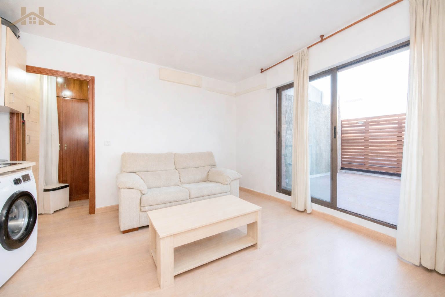Living room of Flat for sale in Majadahonda  with Air Conditioner, Terrace and Washing machine