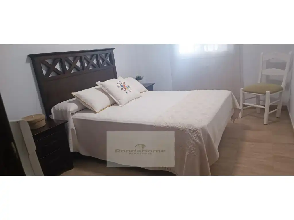 Dormitori de Finca rústica en venda en Arcos de la Frontera amb Aire condicionat, Piscina i Moblat
