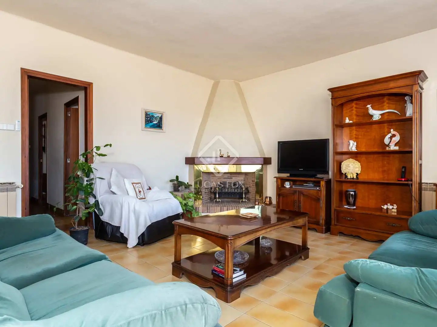 Sala d'estar de Casa o xalet en venda en Esplugues de Llobregat amb Calefacció, Jardí privat i Terrassa