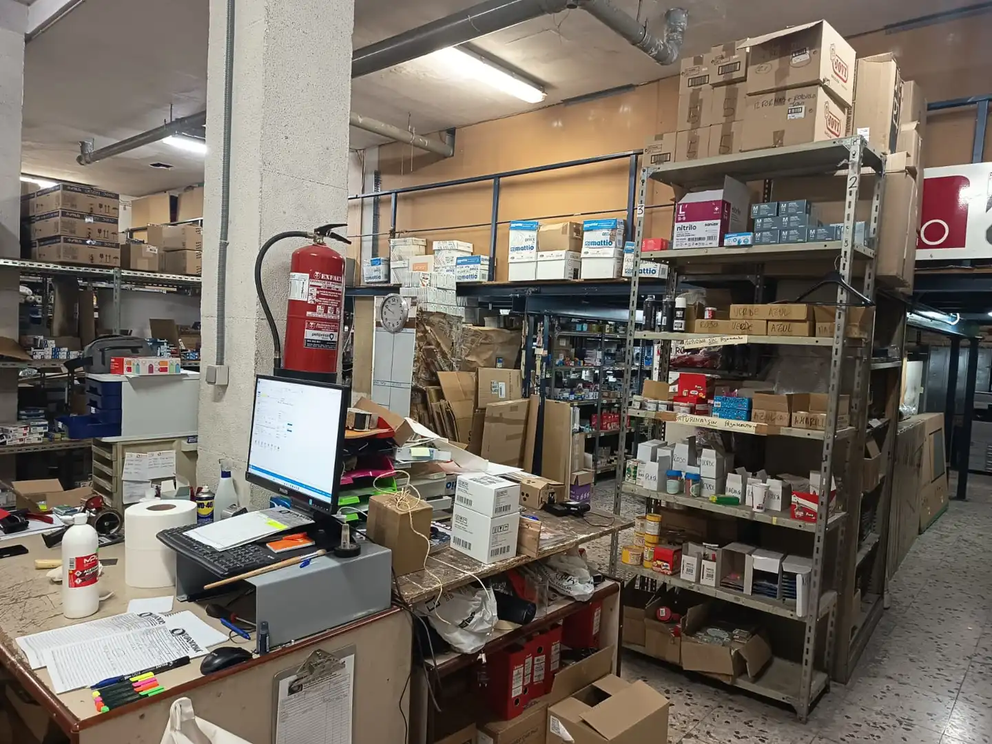 Local en venta en Alicante / Alacant con Aire acondicionado, Internet y Alarma