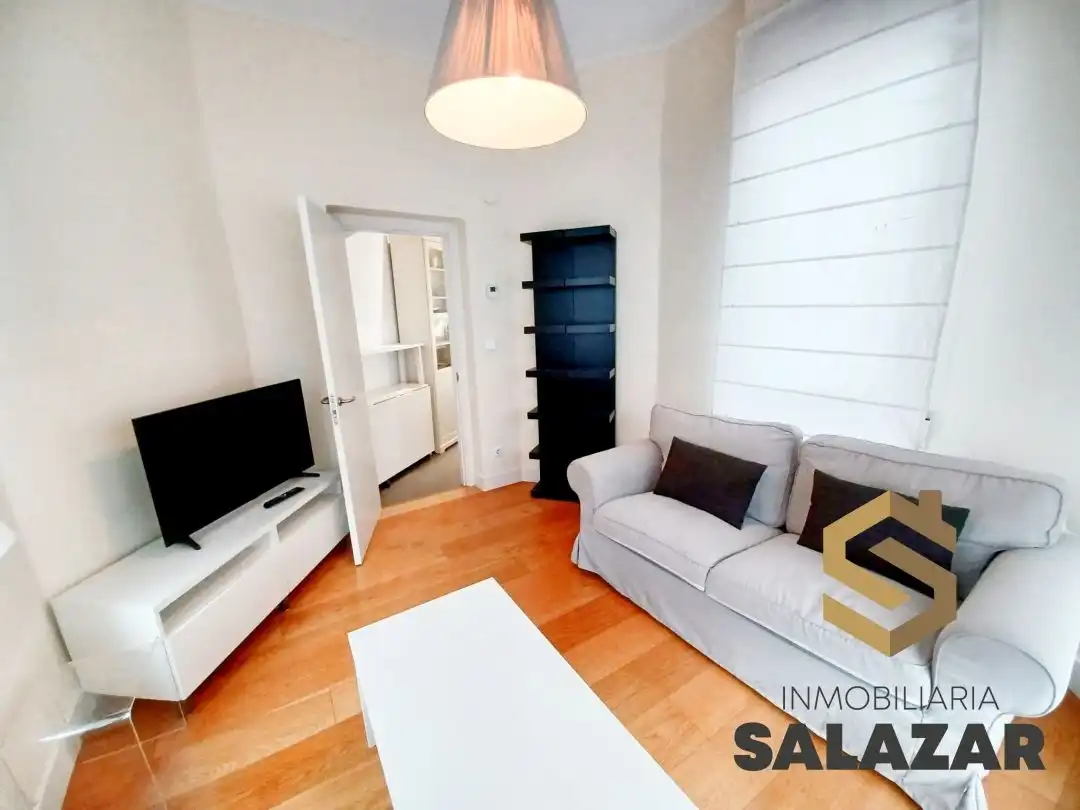 Sala d'estar de Àtic en venda en Bilbao  amb Calefacció i Terrassa