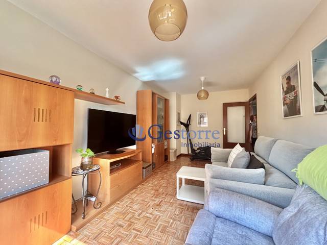 Piso en Venta en Oviedo - Calle Tineo en Las Campas