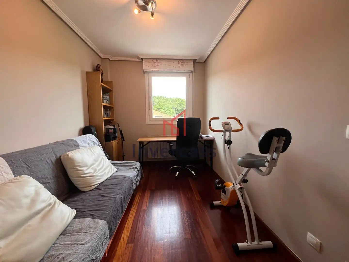 Habitación de Casa adosada en venta en Castro-Urdiales con Calefacción, Jardín privado y Terraza