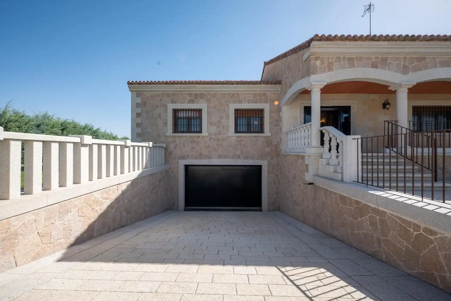 Vista exterior de Casa o chalet en venta en Cardeñosa con Calefacción, Jardín privado y Terraza