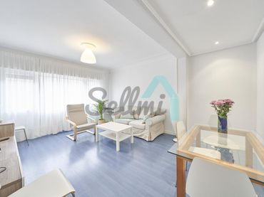 Appartamento con ascensore in affitto a Calle Pérez de la Sala