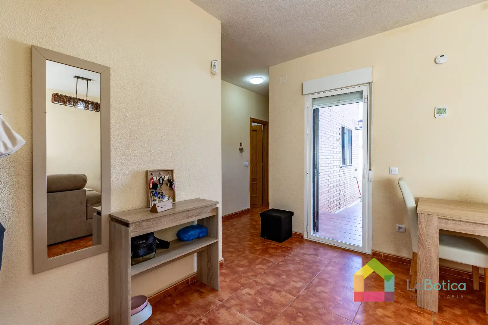 Casa adosada en venta en Carmena con Calefacción