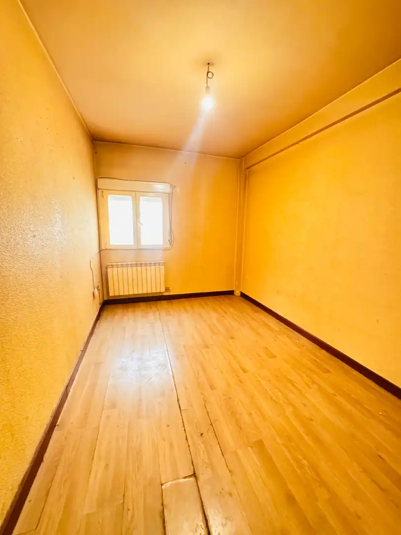 Bedroom of Flat for sale in Valladolid  with Heating