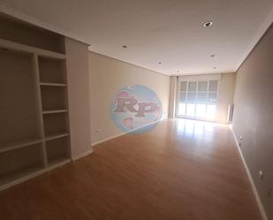 Apartament en venda en Ponferrada amb Calefacció, Parquet i Terrassa