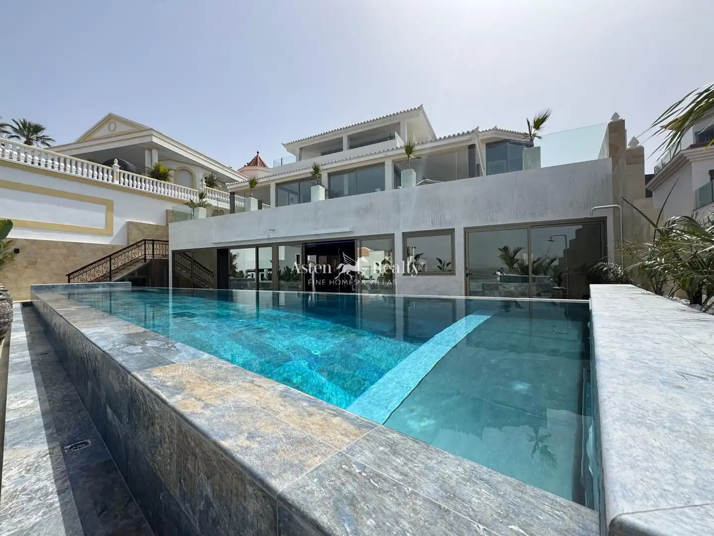 Casa con piscina en venta en Vista Bella, imagen 2