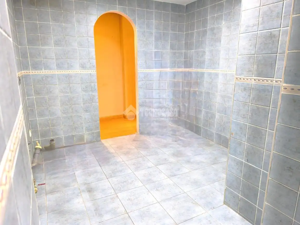 Bany de Pis en venda en Fuenlabrada amb Calefacció, Piscina i Piscina comunitària