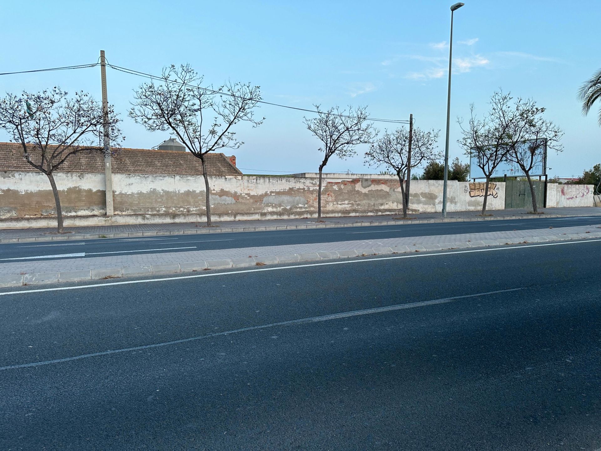 Vista exterior de Local en venda en San Vicente del Raspeig / Sant Vicent del Raspeig