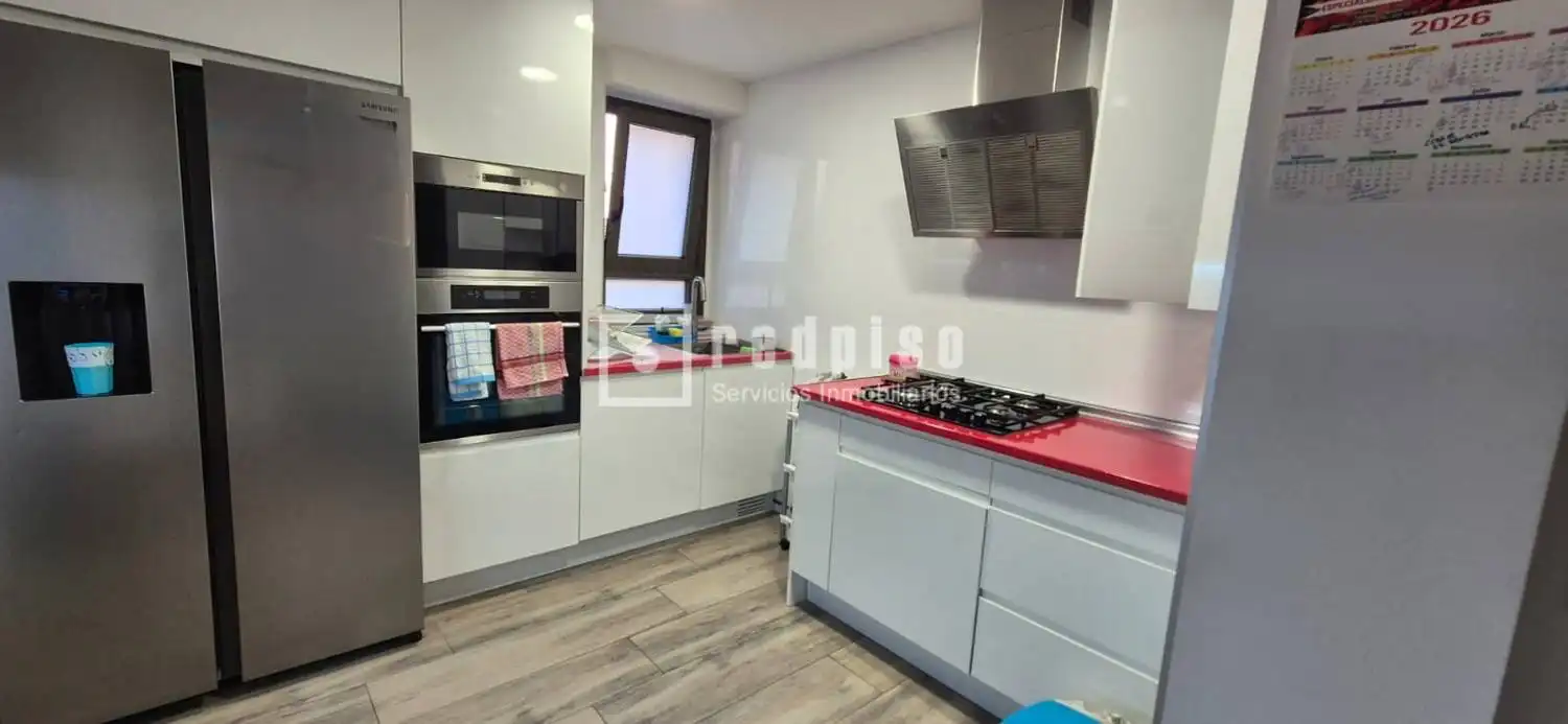 Cocina de Piso en venta en Galapagar con Calefacción, Terraza y Piscina