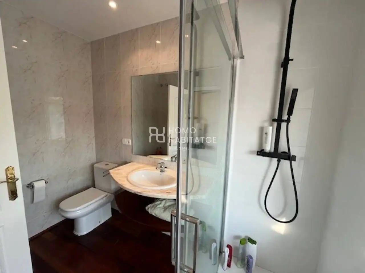 Baño de Casa o chalet en venta en Castell d'Aro, Platja d'Aro i s'Agaró con Aire acondicionado, Calefacción y Parquet