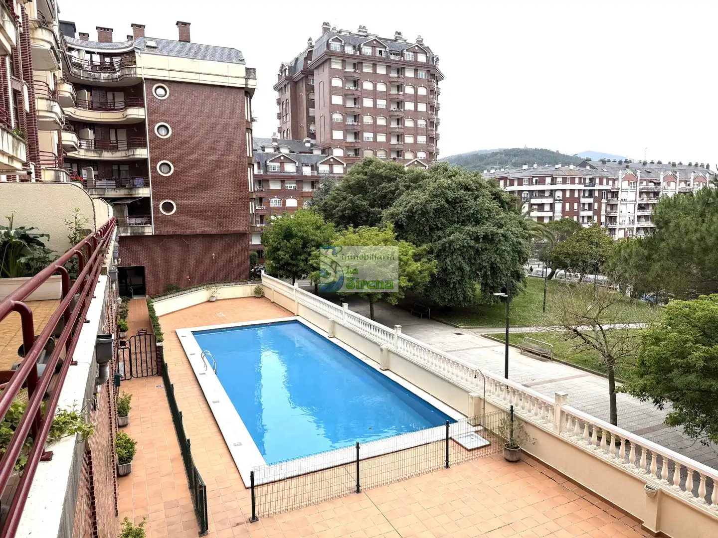 Piso con piscina en venta en Hermandad de las Marismas 6, imagen 2