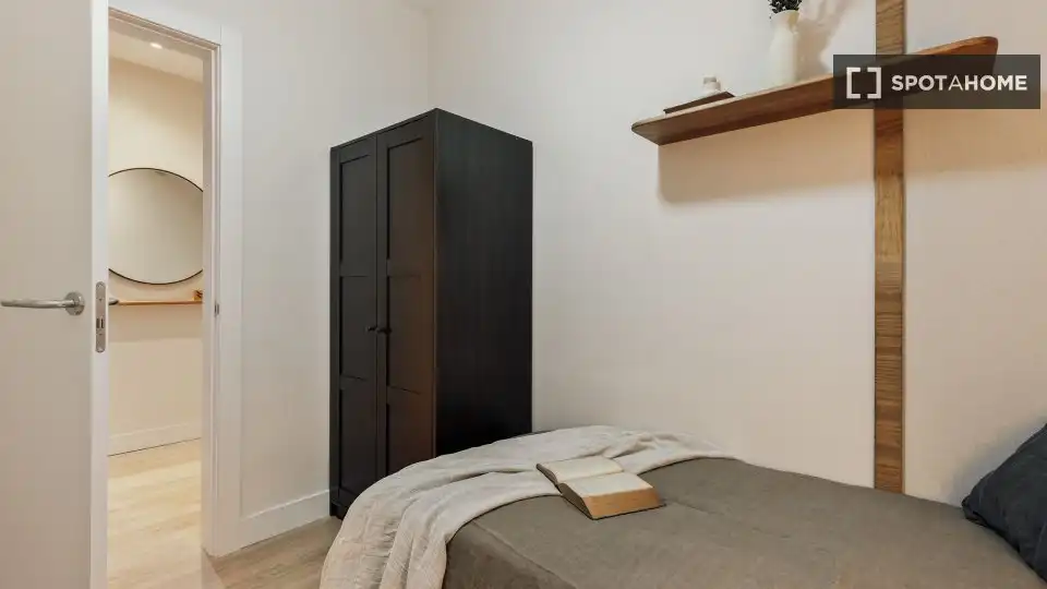 Bedroom of Apartments for share in Barcelona  with Air Conditioner, Terrace and Furnished