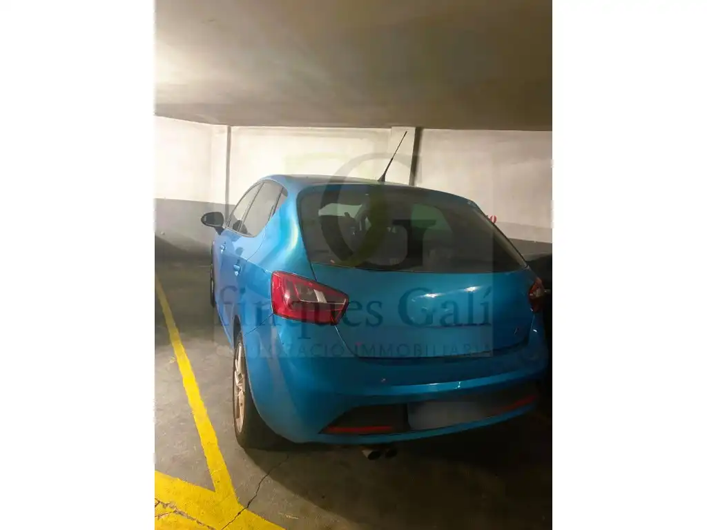 Parking de Ático en venta en Manresa con Aire acondicionado, Horno y Balcón