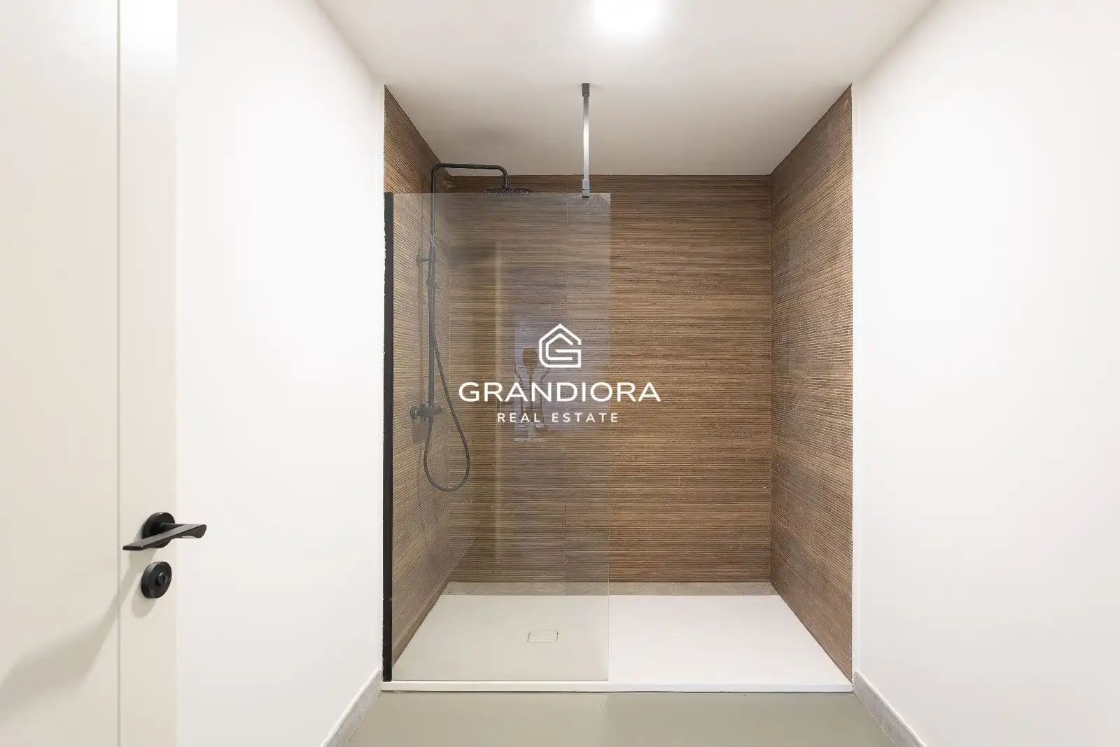Bathroom of Houses for rent in Cabrils  with Air Conditioner, Heating and Storage room