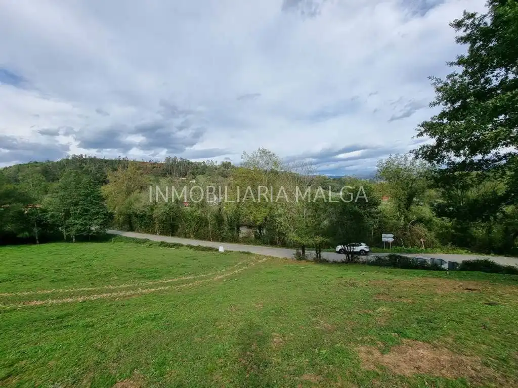 Residencial en venda en Parres