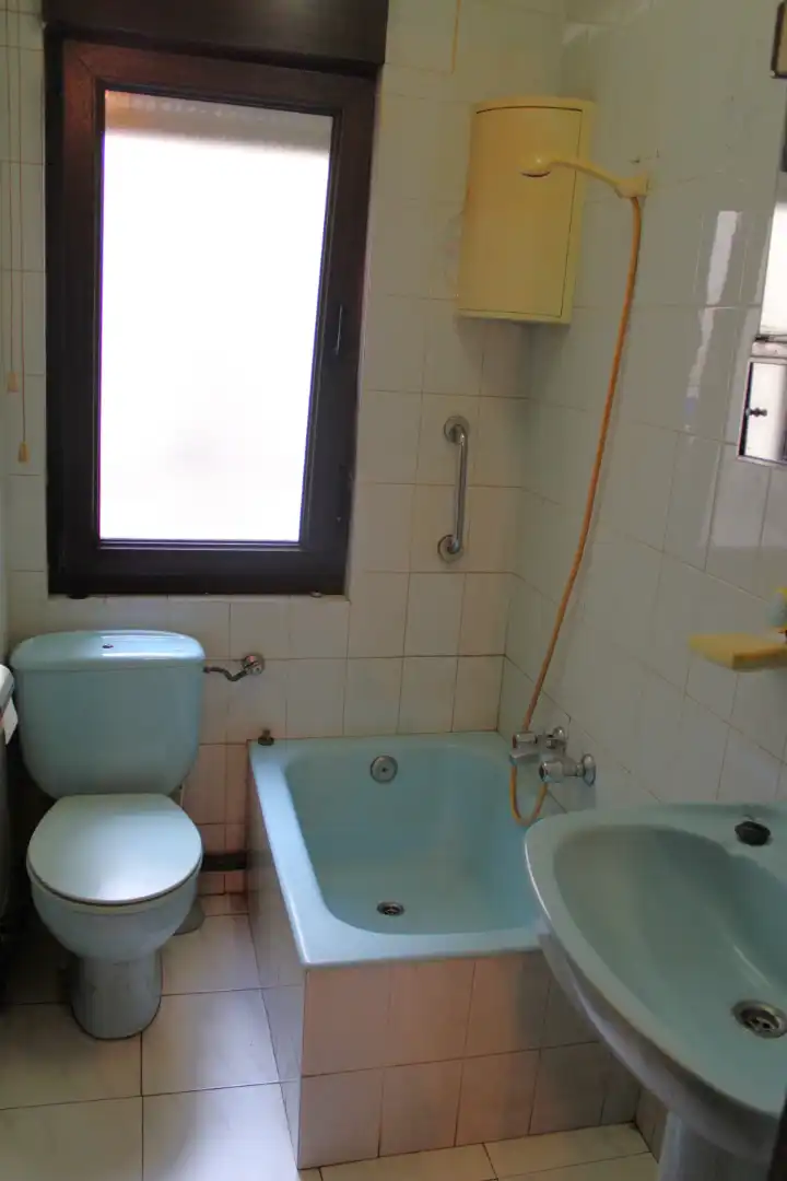 Baño de Piso en venta en Santander con Calefacción