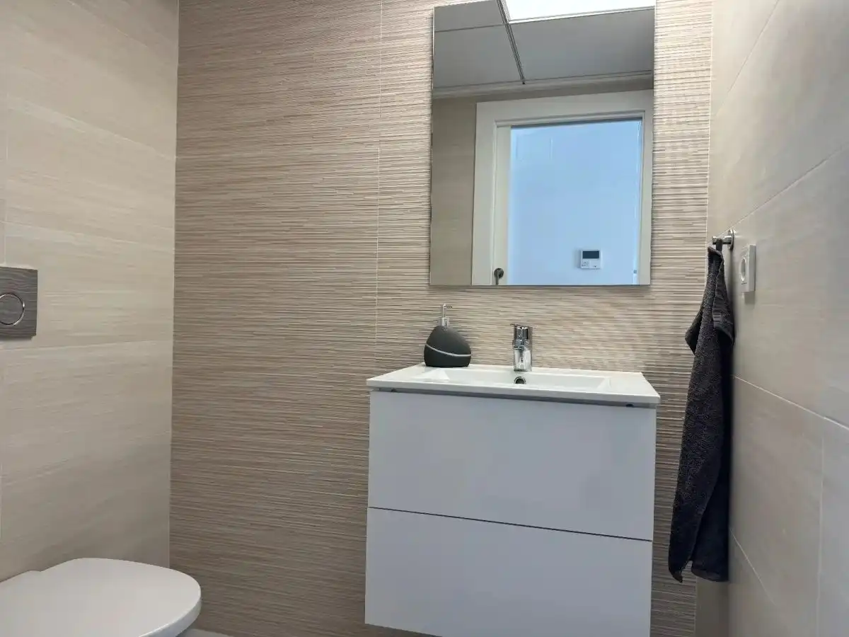 Baño de Casa adosada en venta en Torrevieja con Aire acondicionado, Jardín privado y Amueblado