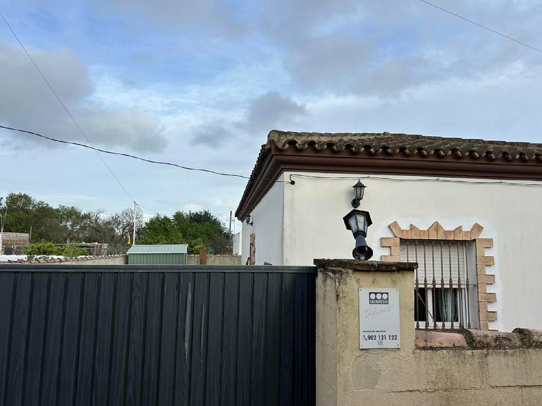 Vista exterior de Casa o xalet en venda en Chiclana de la Frontera amb Jardí privat